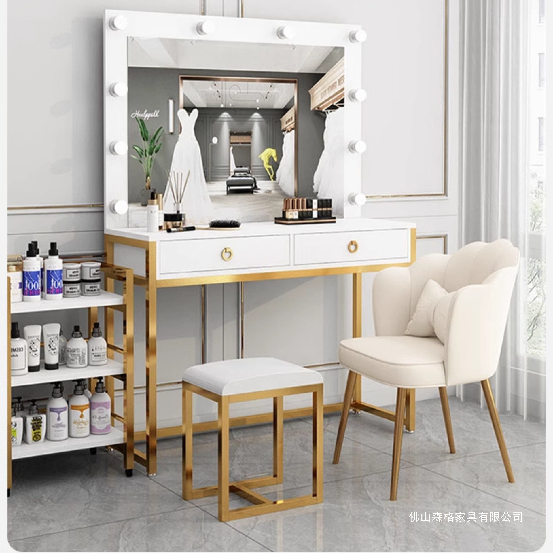 Studio dresser with lamp mirro - огляд і ціна Beauty Makeup Training