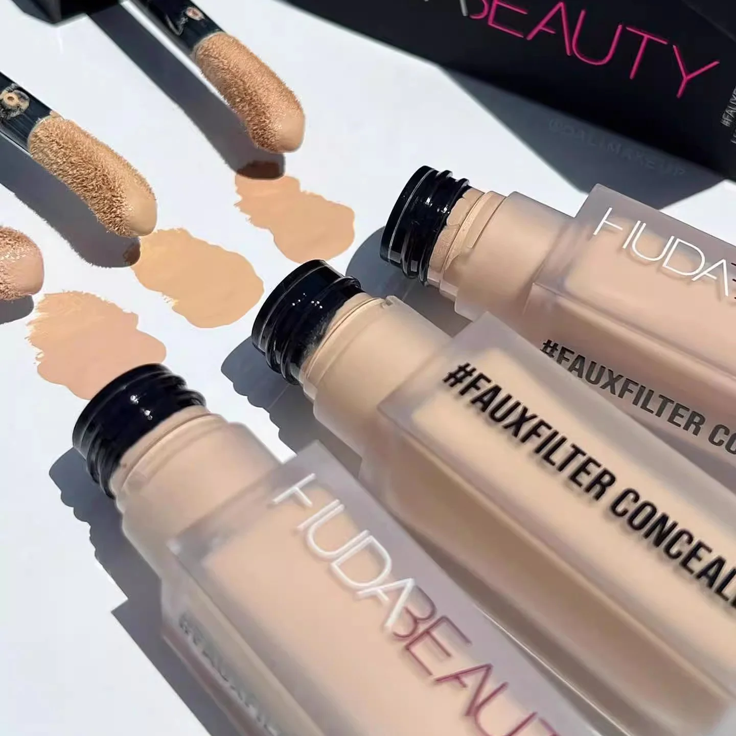 HUDA BEAUTY Faux Filter Lumino - огляд і ціна Beauty Makeup Filter